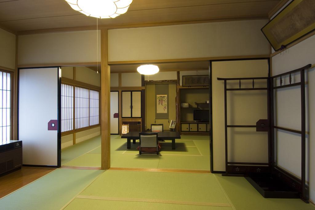 Ekinariya Ryokan Кусацу Номер фото