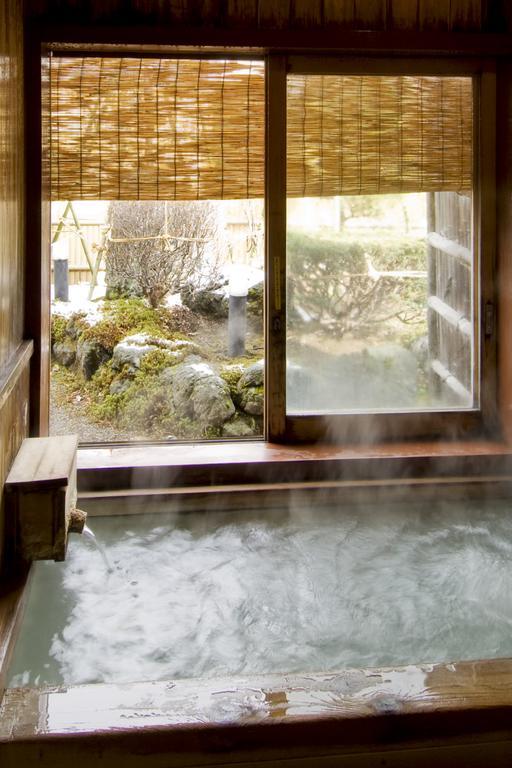 Ekinariya Ryokan Кусацу Экстерьер фото